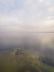 Luftaufnahme der Sandinsel bei Forby auf der Insel Vormsi, Estland. - AAEF02663