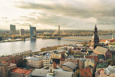 Blick auf die Stadt von oben, Riga, Lettland - TAMF02091