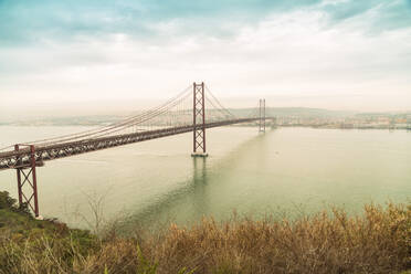 25. April Brücke in Lissabon, Portugal - TAMF02125