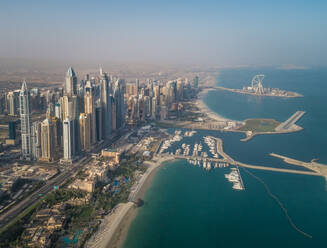 Luftaufnahme der Bucht von Dubai, V.A.E. - AAEF02813