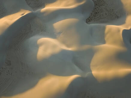 Luftaufnahme der Dünen im White Sands National Monument in Tularosa, USA. - AAEF03011