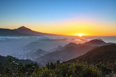 Sunset, Pico del Teide, 3718m, highest mountain in Spain, Teide National Park, UNESCO World Heritage Site, Tenerife, Canary Islands, Spain, Atlantic, Europe - RHPLF00460