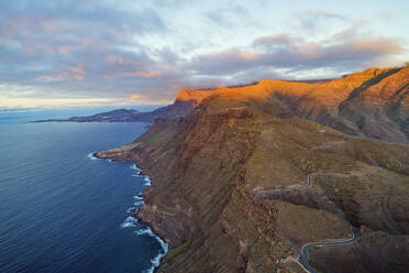 Landschaft der Westküste bei Sonnenuntergang, Gran Canaria, Kanarische Inseln, Spanien, Atlantik, Europa - RHPLF00467