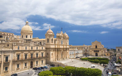 Blick auf die Kathedrale von San Nicolo vom Dach der Kirche San Carlo al Corso, Noto, UNESCO-Weltkulturerbe, Syrakus (Siracusa), Sizilien, Italien, Europa - RHPLF00590