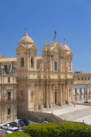 Blick auf die Kathedrale von San Nicolo vom Dach der Kirche San Carlo al Corso, Noto, UNESCO-Weltkulturerbe, Syrakus (Siracusa), Sizilien, Italien, Europa, lizenzfreies Stockfoto