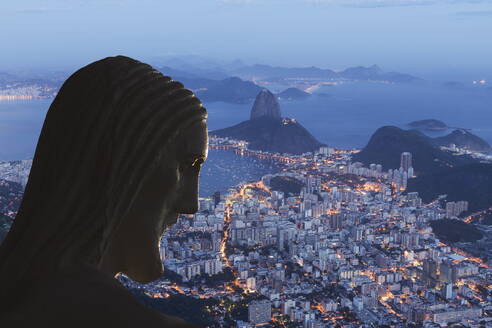 Kopf der Statue von Christus dem Erlöser, Corcovado, Rio de Janeiro, Brasilien, Südamerika - RHPLF00891