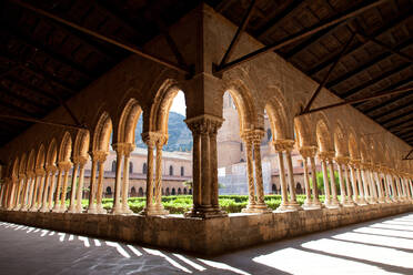 Santa Maria Nuova Cathedral, the cloister, Monreale, Palermo, Sicily, Italy, Europe - RHPLF00923