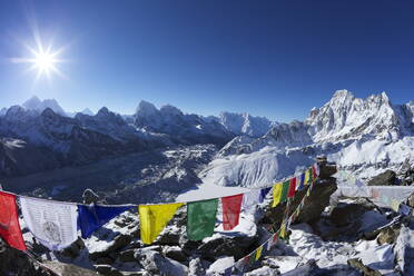 Sunrise on Mount Everest from Gokyo Ri, with Ngozumba Glacier, Dudh Pokhari, Solukhumbu District, Sagarmatha National Park, UNESCO World Heritage Site, Nepal, Himalayas, Asia - RHPLF00931