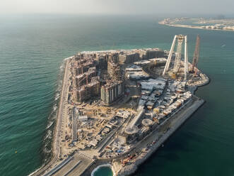 Luftaufnahme von Blue Waters Island im Bau in Dubai, Vereinigte Arabische Emirate. - AAEF03351