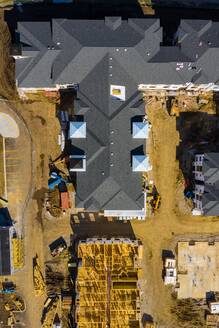 Luftaufnahme der Baustelle einer Wohnanlage in Naperville, IL, USA - AAEF03445