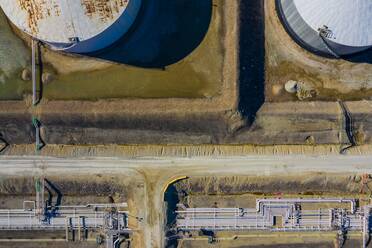 Aerial view of a petro chemical processing plant and storage facilities in early morning light in Lemont, IL in the United States. - AAEF03466