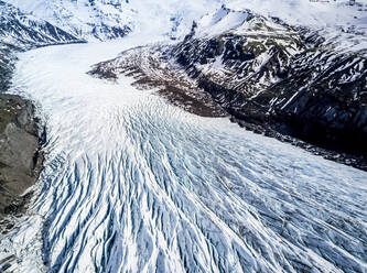 Luftaufnahme eines Gletschers in Island - AAEF03607