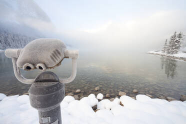 Frosty viewer scope, Lake Louise, Banff National Park, UNESCO World Heritage Site, Rocky Mountains, Alberta, Canada, North America - RHPLF01151