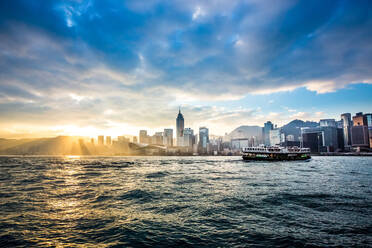 Skyline von Hongkong mit Star Ferry, Hongkong, China, Asien - RHPLF01213