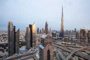 Burj Khalifa und Dubai Mall Skyline, Dubai, Vereinigte Arabische Emirate, Naher Osten - RHPLF01282