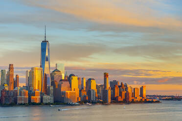 New York skyline, Lower Manhattan, World Trade Center, Freedom Tower, across Hudson River, New York State, United States of America, North America - RHPLF01325