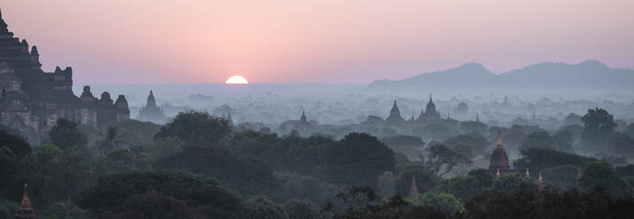 View of temples at dawn, Bagan (Pagan), Mandalay Region, Myanmar (Burma), Asia - RHPLF01341