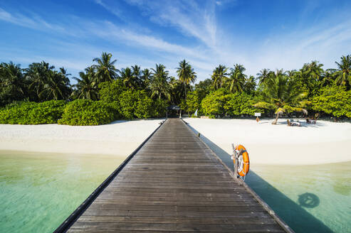 Long pier leading to a small island over turquoise water, Sun Island Resort, Nalaguraidhoo island, Ari atoll, Maldives, Indian Ocean, Asia - RHPLF01443