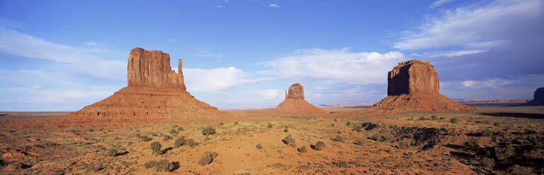 The Mittens, Monument Valley, Utah, Vereinigte Staaten von Amerika (U.S.A.), Nordamerika - RHPLF01525