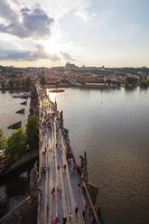 Karlsbrücke, Prager Burg und Veitsdom, Prag, UNESCO-Weltkulturerbe, Böhmen, Tschechische Republik, Europa - RHPLF01569