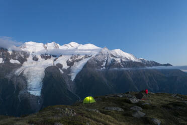 WIld camping on the GR5 trail or Grand Traverse des Alps near Refuge De Bellachat with views of the Mont Blanc, Chamonix, Haute Savoie, Auvergne-Rhone-Alpes, French Alps, France, Europe - RHPLF01686