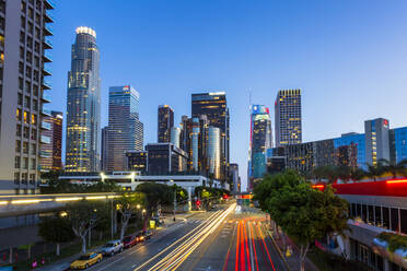 Downtown Finanzviertel von Los Angeles bei Nacht, Los Angeles, Kalifornien, Vereinigte Staaten von Amerika, Nordamerika - RHPLF01728