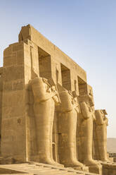 Der Tempel von Ramses II (Ramesseum), UNESCO-Weltkulturerbe, Westjordanland, Luxor, Ägypten, Nordafrika, Afrika - RHPLF01775