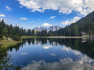 Spiegelungen, Nambino-See und Brenta-Gebirge, Rendena-Tal, Trentino, Italien, Europa - RHPLF01904