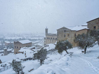 Consoli's Palast im Winter, Gubbio, Umbrien, Italien, Europa - RHPLF01910