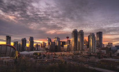 Skyline bei Sonnenuntergang, Calgary, Alberta, Kanada, Nordamerika - RHPLF01927
