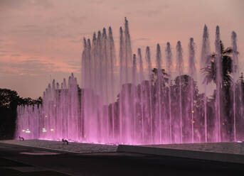 Magic Water Circuit im La Reserva Park, Sonnenuntergang, Lima, Peru, Südamerika - RHPLF02304
