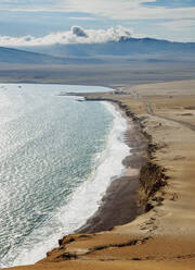 Roter Strand, Blick von oben, Paracas National Reserve, Region Ica, Peru, Südamerika - RHPLF02323