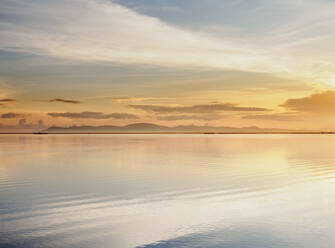 Titicacasee bei Sonnenaufgang, Puno, Peru, Südamerika - RHPLF02330