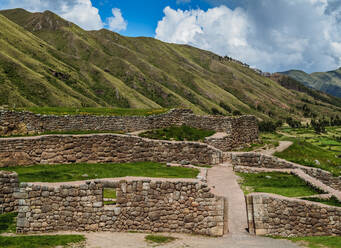 Puka Pukara Ruinen, Region Cusco, Peru, Südamerika - RHPLF02503