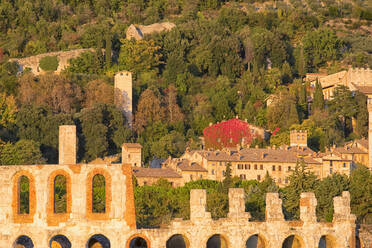 Sonnenuntergang im Herbst, Gubbio, Umbrien, Italien, Europa - RHPLF02524