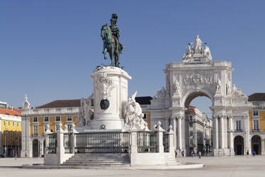 Triumphbogen Arco da Rua Augusta, Denkmal von König José I., Praca do Comercio, Baixa, Lissabon, Portugal, Europa - RHPLF02585