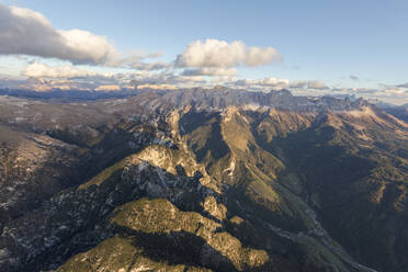 Luftaufnahme der felsigen Gipfel der Rosengartengruppe, Val Di Tires, Dolomiten, Südtirol, Italien, Europa - RHPLF02636