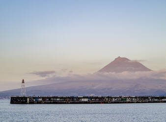 Blick auf den Berg Pico, Insel Faial, Azoren, Portugal, Atlantik, Europa - RHPLF02663