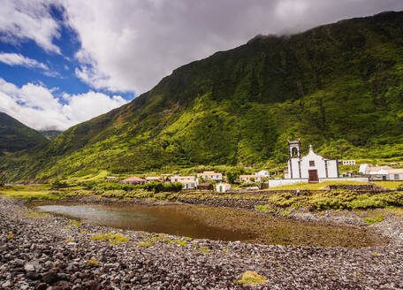 Kirche in Faja da Caldeira de Santo Cristo, Insel Sao Jorge, Azoren, Portugal, Atlantik, Europa - RHPLF02669