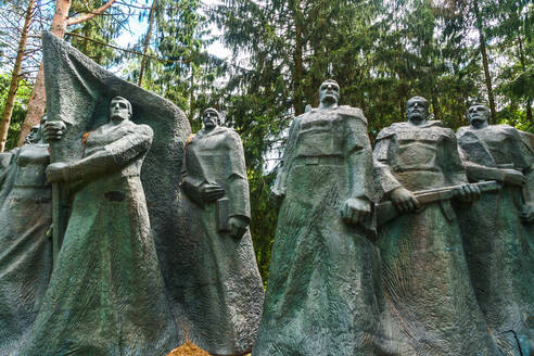 Denkmal für sowjetische Untergrundpartisanen, die seit 1991 in einen Park in der Nähe von Vilnius verbannt sind, Grutas Park, Litauen, Europa - RHPLF02946