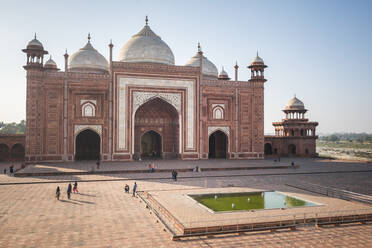 Moschee im Taj Mahal-Komplex, UNESCO-Weltkulturerbe, Agra, Uttar Pradesh, Indien, Asien - RHPLF02983