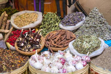 Gewürzmarkt in der Mellah (jüdisches Viertel), Medina (Altstadt), Marrakesch, Region Marrakesch-Safi, Marokko, Nordafrika, Afrika - RHPLF03079