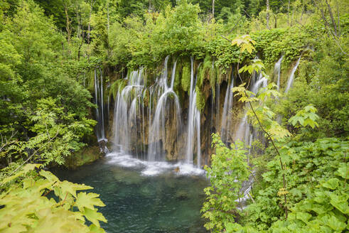 Nationalpark Plitvicer Seen, UNESCO-Welterbe, Kroatien, Europa - RHPLF03200