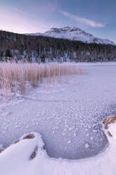 Gefrorener See, Lej da Staz, St. Moritz, Engadin, Kanton Graubünden (Grisons), Schweiz, Europa - RHPLF03243