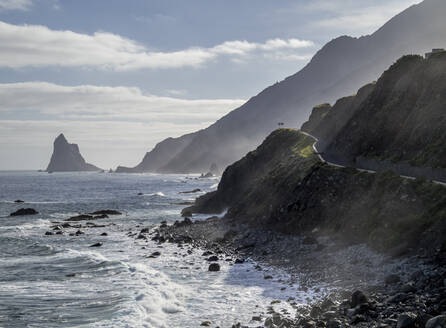 Blick auf die Roques de Anaga, Parque Rural de Anaga, Insel Teneriffa, Kanarische Inseln, Spanien, Atlantik, Europa - RHPLF03328