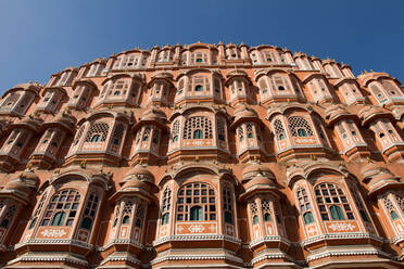 Der Hawa Mahal (Palast der Winde) im Zentrum von Jaipur, Rajasthan, Indien, Asien - RHPLF03380