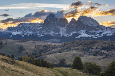 Sassopiatto and Sassolungo at sunrise, Alpe di Siusi, Trentino, Italy, Europe - RHPLF03385