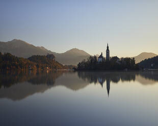 Sonnenaufgang, Bleder See, Slowenien, Europa - RHPLF03412