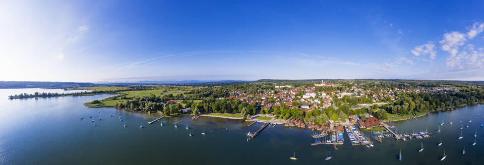 Panoramic view of harbor at Ammersee against sky in Bavaria, Germany - SIEF08897