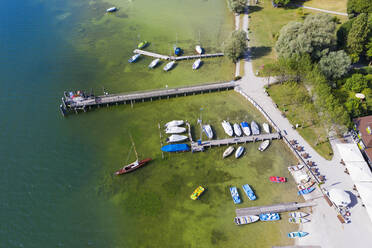 Luftaufnahme der Anlegestelle in Utting, Bayern, Deutschland - SIEF08904